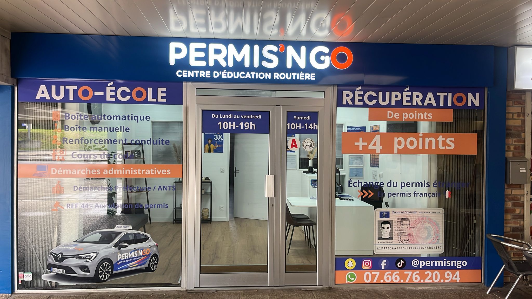 La vitrine Permis'nGO à Chelles